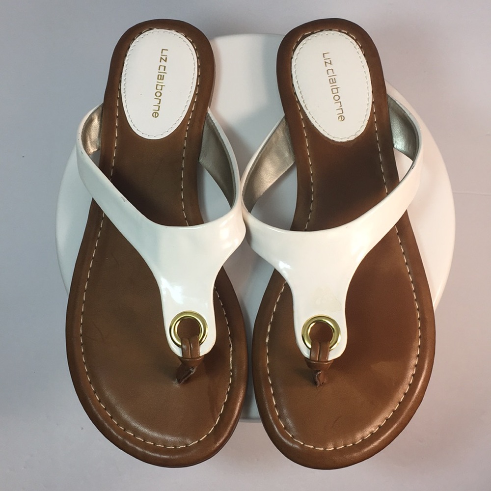 🔥🤍LIZ CLAIBORNE🔥WHITE FLIP FLOPS SANDALS